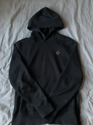 J.Lindberg hoddie - Säljer min J.Lindberg hoddie mycket bra skick inga defekter köpt på johnells för 1599 har prislapp kvar