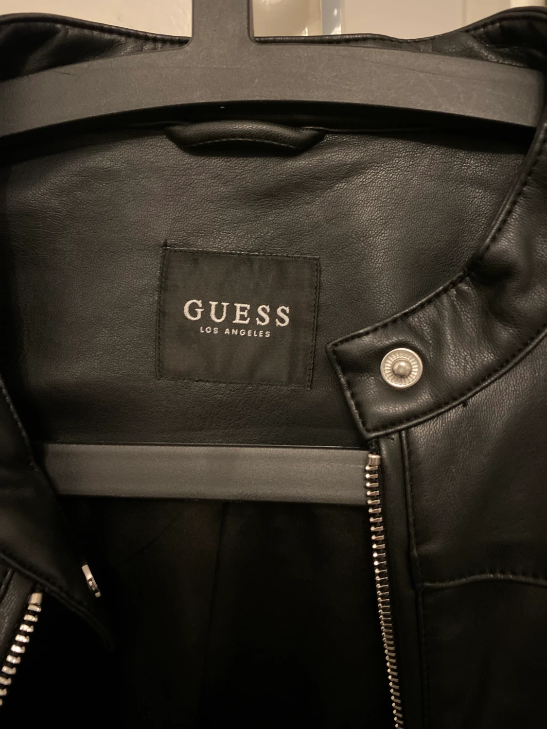 Guess skinnjacka  - 90