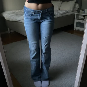 Lågmidjade jeans - Snygga lågmidjade jeans som sitter jätte bra Säljer pga rensar❤️