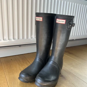 Hunters - Säljer mina hunters , använda kanske 5-6 ggr 