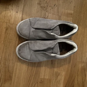 Eytys doja suede - Användt skick, går att rengöra det ytliga smutset! Strl.40 Pris kan diskuteras vid snabb affär!