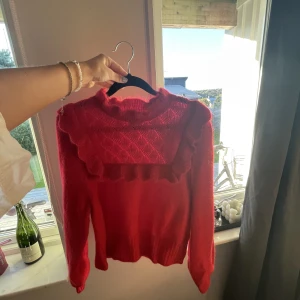 Stickad tröja  - Säljer denna tröjan från &other stories då den inte kommer till användning!! 💞 knappt använd 