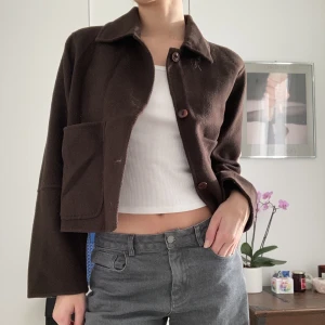 Höstjacka - Säljer denna jättesnygga croppade jackan!! 💖💖 