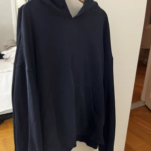 Hoodie - Ascool Hoodie från weekday! Passar som S