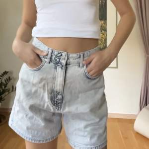 Jeans shorts från Gina 