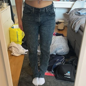 levis jeans - jättefina jeans från levis, köptes secondhand men har inte kommit till så bra användning 💗