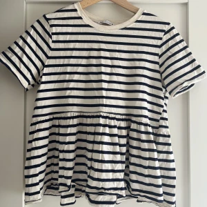 Randig topp - Söt topp från zara. Skriv för fler bilder💕