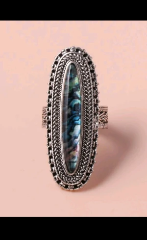 ring boho bohem hippie festival silver - Säljer en ring i större modell. Jätteläcker! 🦝✨