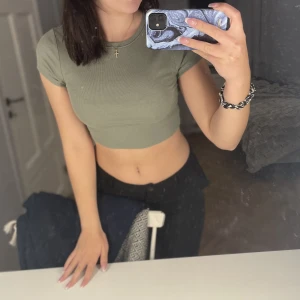 T-shirt - Stl S. Fint sick! Skriv först innan tryck köp direkt 