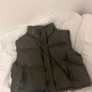 Grön väst - Helt ny grön väst storlek M