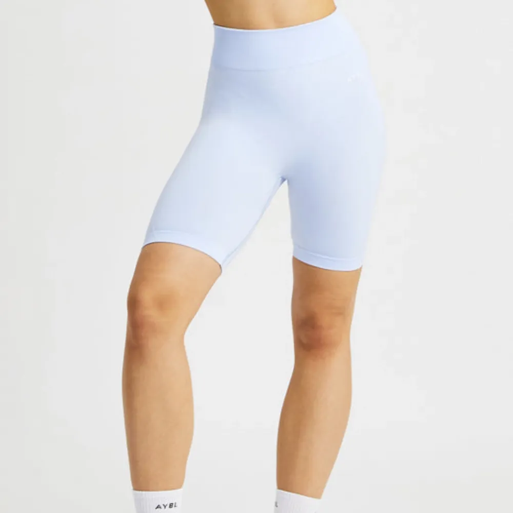 Super fina shorts från aybl i en ljusblå färg! endast använda 1 gång, storlek xs💗. Övrigt.