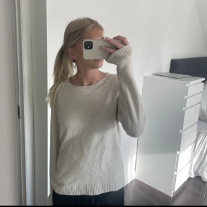 Beige stickad tröja - Beige stickad tröja ifrån vero moda💗💗