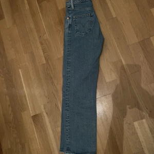 Levi’s ribcage straight - Levi’s ribcage straight strl 23/27 (ankellängd) motsvarar xxs