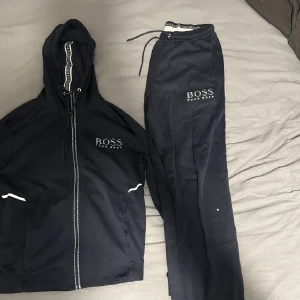 Hugo boss - Tracksuit från Hugo boss använt 3-4 gånger väldigt bra skick