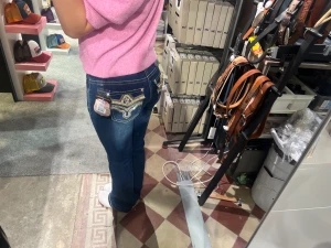 Boot Guy jeans m dekortioner - Säljer mina skit snygga jeans från star n stripes dom är helt nyskick använd Max 5ggr köpte dom för 1200 därför kostar dem frf ganska mycket. Inga defekter någonstans 