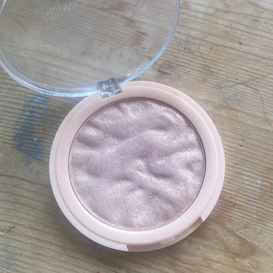 Revolution Highlighter  - 90