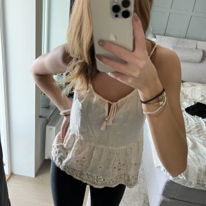 Linne Abercrombie & Fitch - Linne med fina detaljer i bra skick