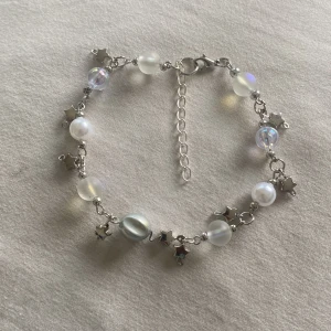 Armband - Gulligt handgjort armband. Skriv för frågor. Tryck inte på ”köp nu” direkt. Skriv till mig istället :D