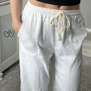 Linnebyxor. - Linnebyxor från Anastasia, köpt för 1 år sedan & knappt använda! Fin detalj på ena fickan! Storlek S/M