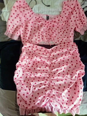 Two piece set kjol/top - Two piece set kjol och top från Shein. Storlek 3xl.