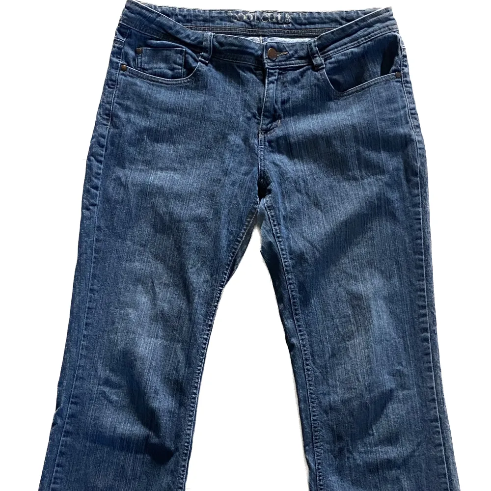 Bootcut jeans utan några skador . Jeans & Byxor.