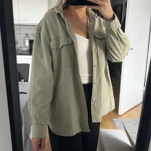 Skjortjacka från Zara - Använd 2 ggr, som ny 🌼