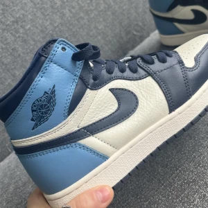 Jordan 1 Retro High obsidian - Obsidian/University blue använda ettpar gånger 