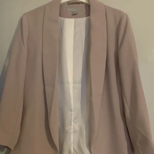 Kavaj  - Mycket skicklig skriv vid intresse 