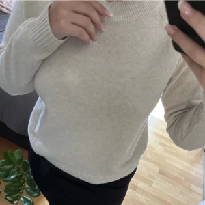 Stickad tröja  - Skön stickad tröja