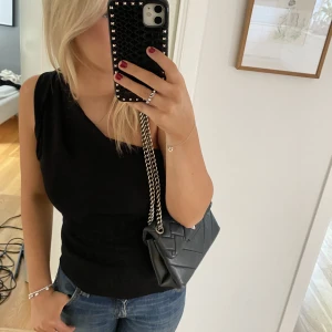 Svart topp - Svart topp från zara, storlek S. Aldrig använd.