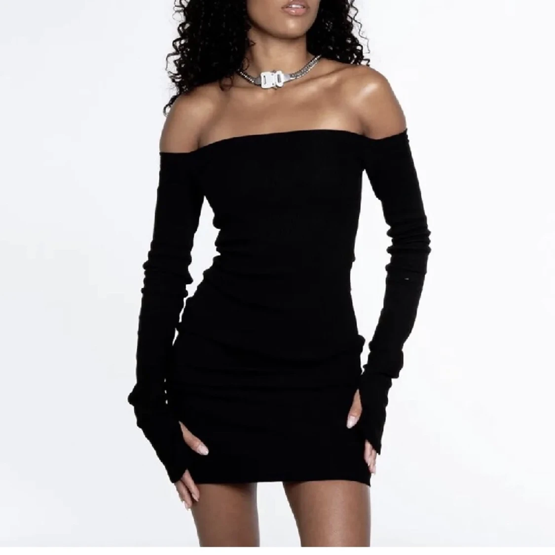 Adsgn off shoulder klänning