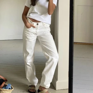 90s high waist jeans  - Vita 90s high waist jeans från Gina. Aldrig använda. Nypris: 599kr