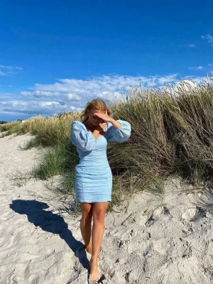 Nelly stl 34 - Använda en gång 