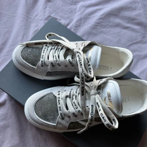 Zadig&Voltaire sneakers - Bara använda 1 gång, så gott som nya! 