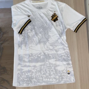 Aik t shirt  - Hej, säler AIK fotbolls tröja helt ny 