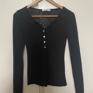 Na-kd topp  - Oanvänd topp från NA-KD. 