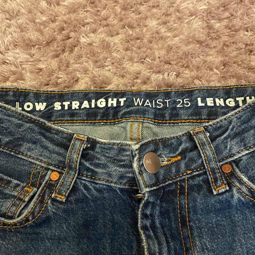 Jätte bra skick säljer för att de är för korta på mig. Jeans & Byxor.