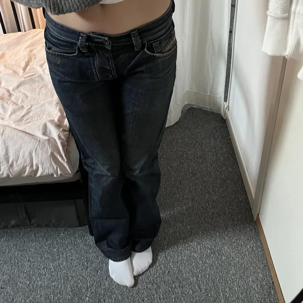 Diesel jeans i bra skick. Skulle säga att det är straight fit, men lite som bootcut. 🩷🩷. Jeans & Byxor.