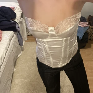 Vintage top - Så fin korsett köpt secondhand i London 😍