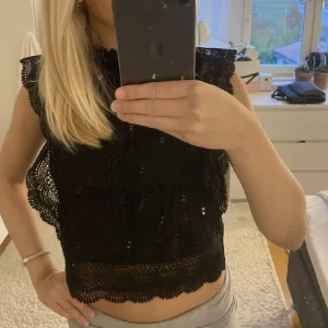 Tröja med volang - As snygg tröja med volang från only, nypris 430kr💓💓