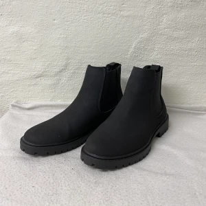 Kängor  - Kängor från Pier One  Endast provade.   Storlek 40