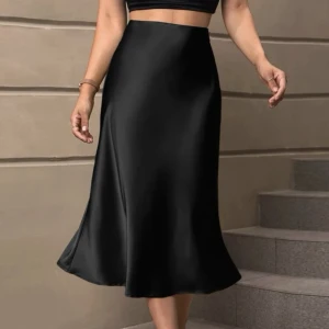 Satin Kjol - Satin kjol från shein som jag aldrig har använt. Storlek S