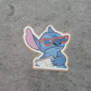 Stitch klistermärke - Hemmagjort klistermärke är inte använt såklart fråga om det är nåt