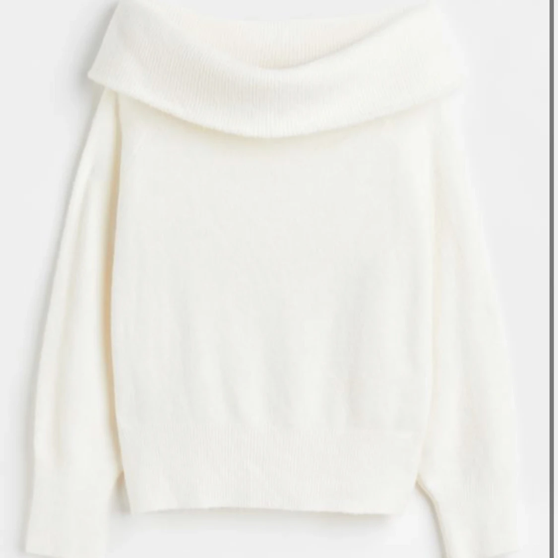 Stickad off shoulder tröja