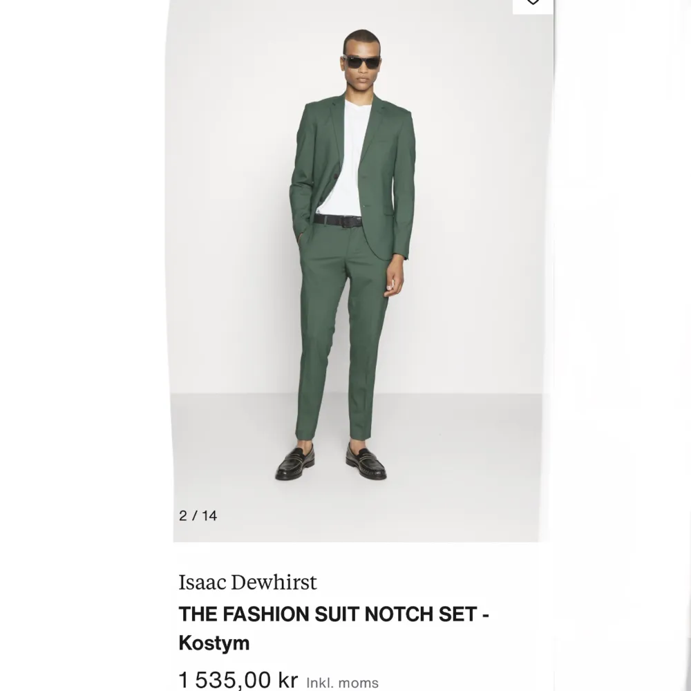 Hej, Säljer denna Gröna kostymen då den ej kommer komma till använding mer. Endast använd en gång så är inprincip ny! . Kostymer.
