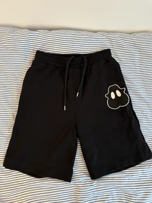 Burberry Shorts - Säljer mina Burberry shorts som jag endast använt ett par gånger!