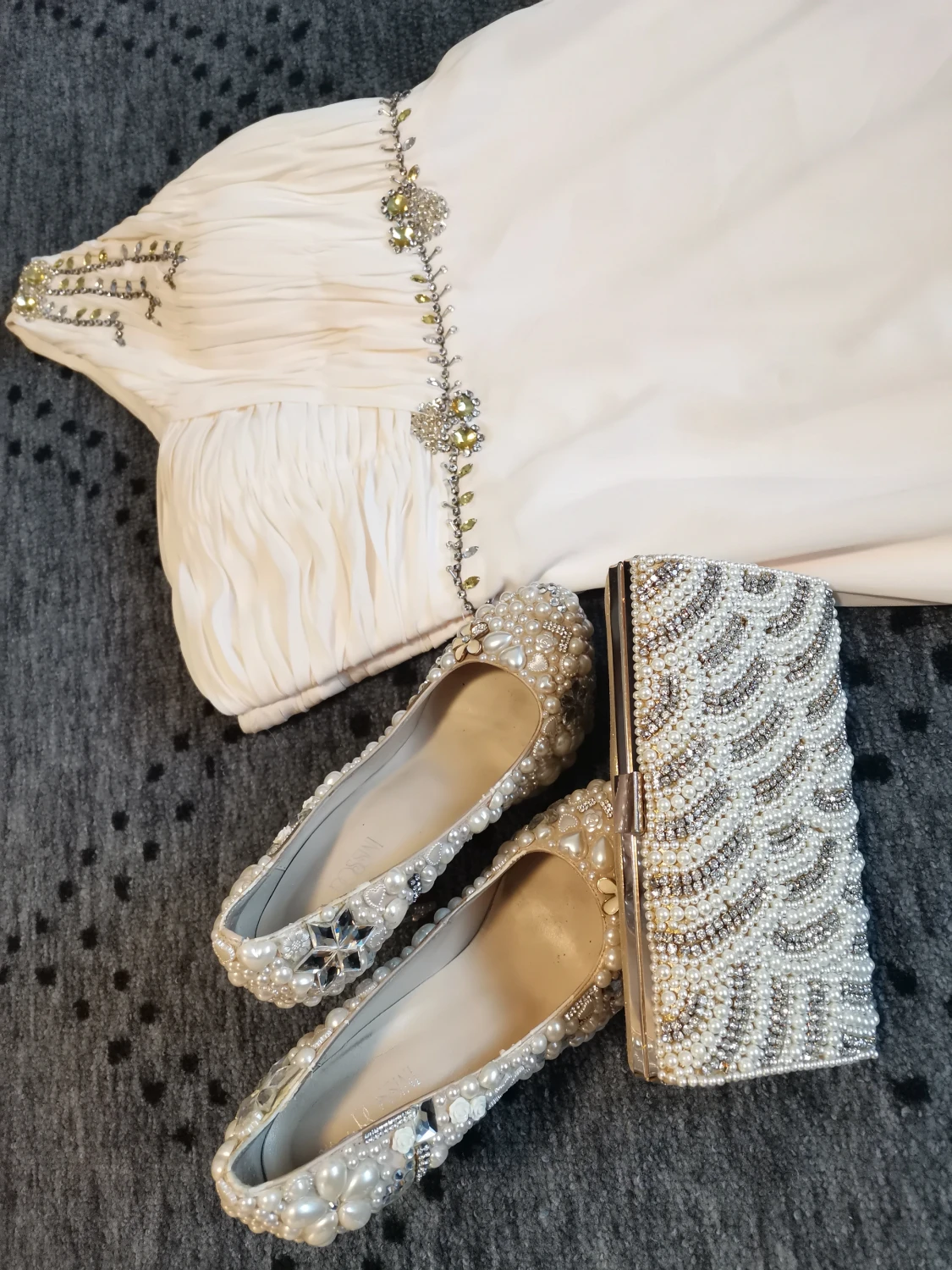 Festklänning och bröllopskor och väska  - 90