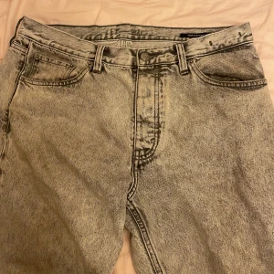 Hope rush jeans st 33 - Ett par sjukt sköna och snygga jeans från hope. Säljer för kommer inte till användning längre. Skicket 9/10 sjukt bra kvalite. Nypris 1900kr. Priset ej huget i sten vid snabb affär