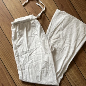 Linnebyxor - Små i storleken. 