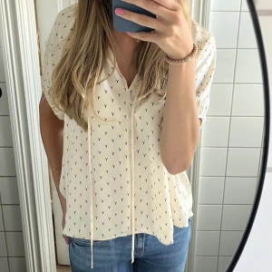 Söt topp! - Säljer denna jättefina toppen då den inte används tyvärr 💕